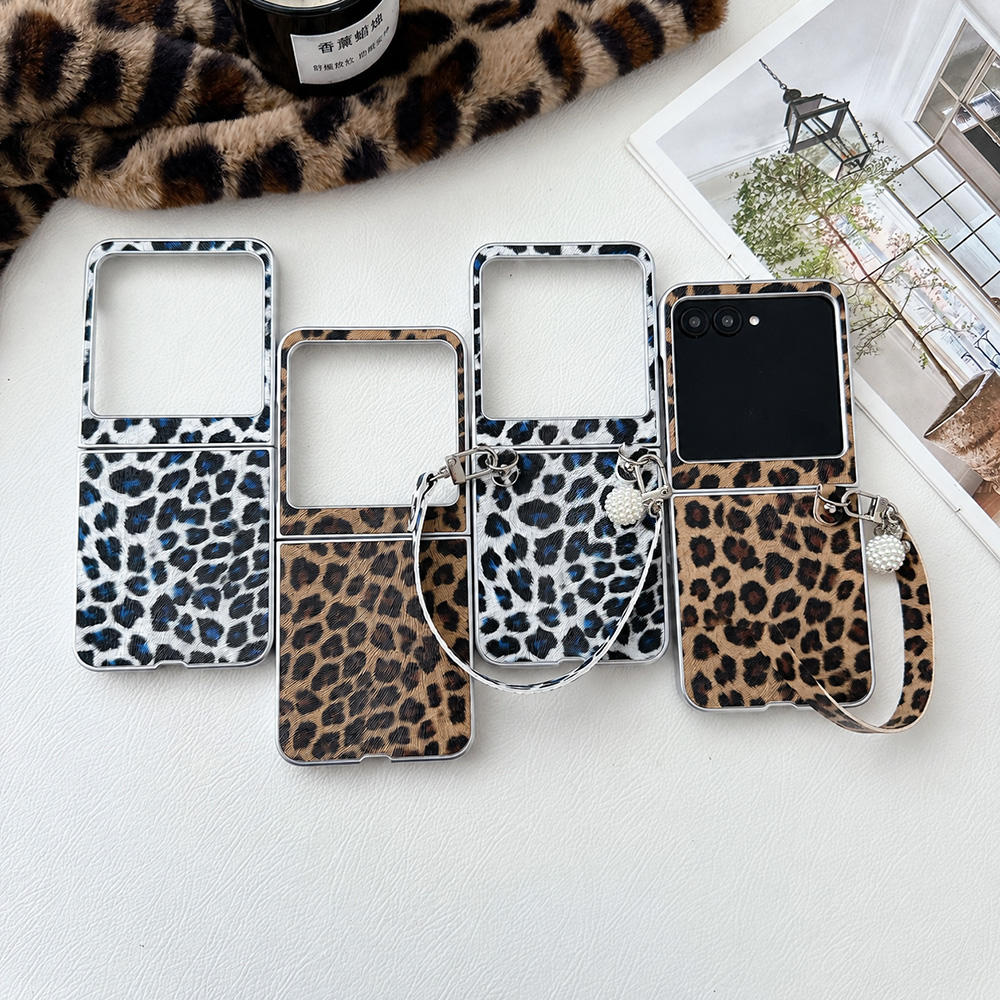 Travel Accessories Girly - Casing Ponsel Lipat Motif Macan Tutul