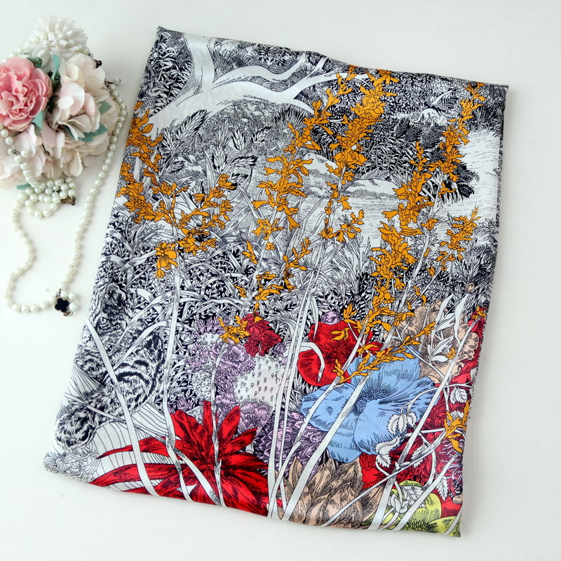 Travel Accessories Luxury - Syal Sutra 110CM Mewah, Bandana Lipat