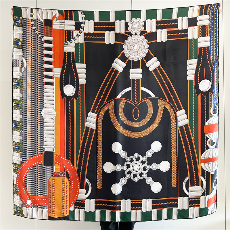 Travel Accessories Luxury - Syal Sutra Motif Sadel Desainer Mewah