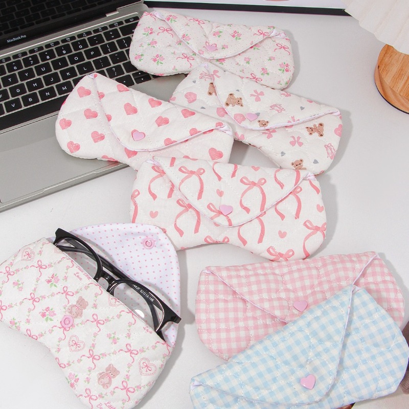 Travel Accessories Kmart - Kotak Kacamata Berbentuk Hati dari Kain