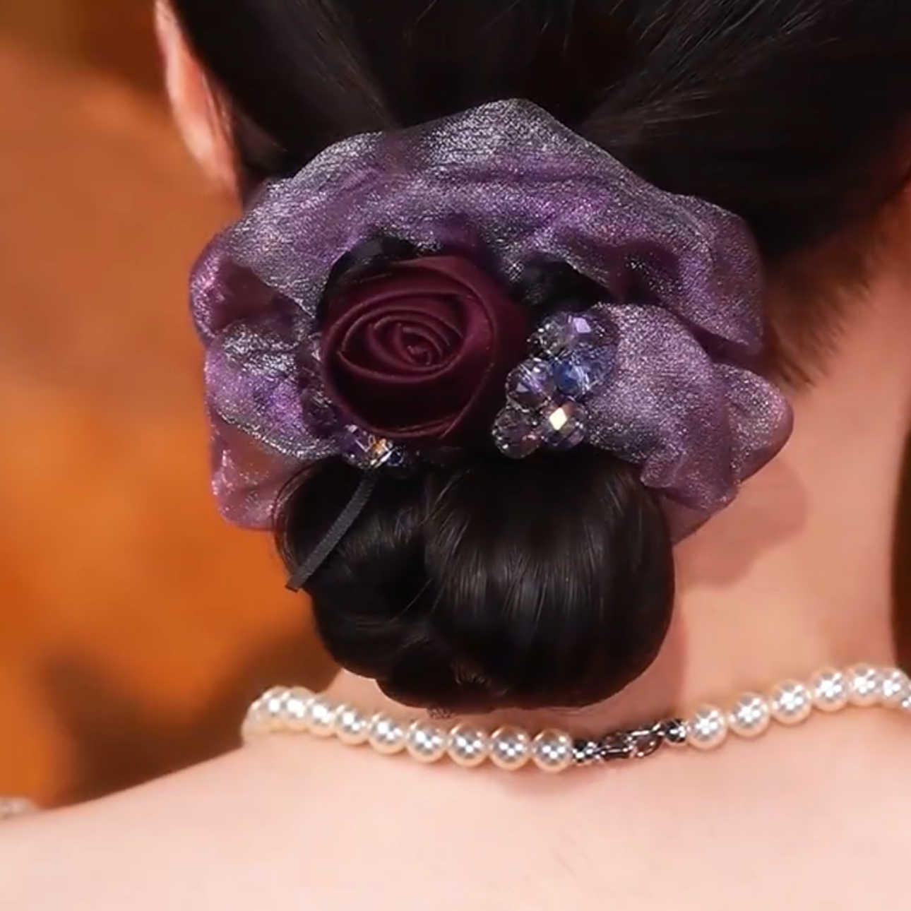 Travel Accessories Luxury - Ikat Rambut Mawar Elegan dengan Dekorasi
