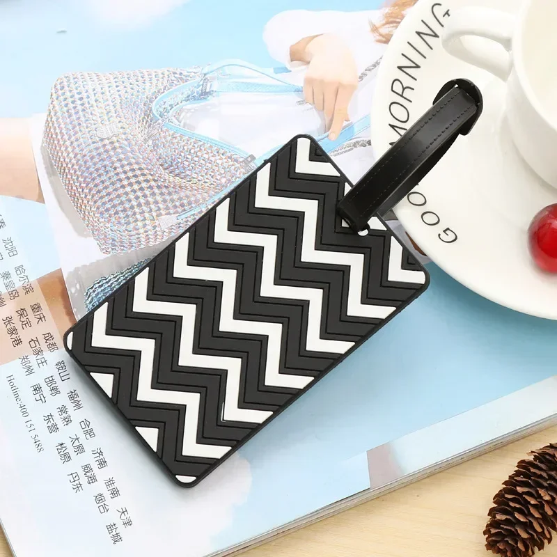 Tag bagasi geometris untuk wan - Travel Accessories Unique ulasan dan harga